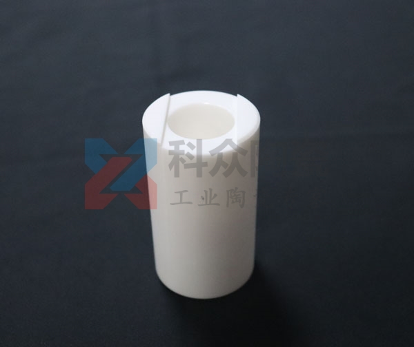 高鋁陶瓷耐磨管是什么？它的優(yōu)點(diǎn)在哪？